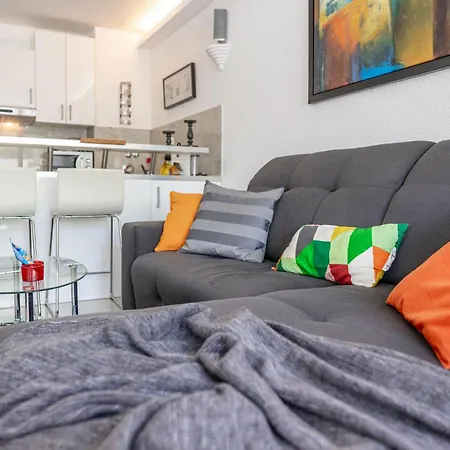 Rob's Studio-2-zimmer-am Opernplatz-dolby Surround